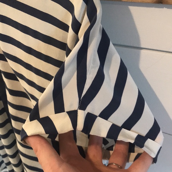 Fossil short sleeve button down top - Picture 2 of 4